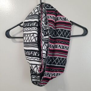 Knitted Scarf Black White Pink Women's 24 inch Reversible
